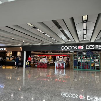 星巴克 - The setting: just off the people mover coming from the central area - Coffee & Tea Near Me - Hong Kong, HK 星巴克 - The setting: just off the people mover coming from the central area - Coffee & Tea Near Me - Hong Kong, HK