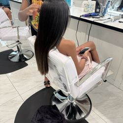 Bombshell Dry Bar