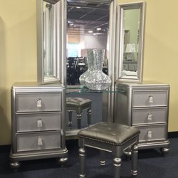 Mega Furniture & Mattress Discount - ~DIVA~ (Vanity) Ft: Full Length Tri Mirror
