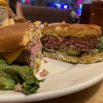 Café Central - Perfectly Cooked Burger! - American Near Me - Reno, Nevada