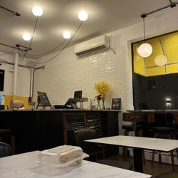 Ming's Asian Street Food - Inside