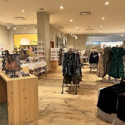 Anthropologie - Interior