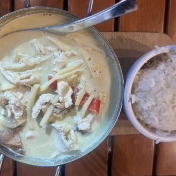 Sisters Thai - Green Curry - Thai Near Me - Fairfax, Virginia Sisters Thai - Green Curry - Thai Near Me - Fairfax, Virginia