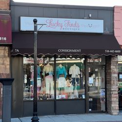 Lucky Finds Boutique - Lucky Finds Boutique Storefront