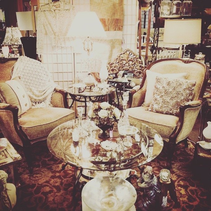 WALLFLOWERS CONSIGNMENT FURNISHINGS Updated October 2024 16 Photos & 36 Reviews 19431