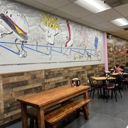 Frank's Burgers - Inside seating