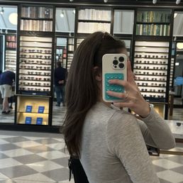 This was 5 minutes after my appointment...it's just not giving blowout