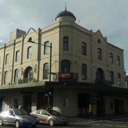 Crown Hotel - Outside