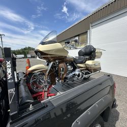 MAD Transpo NYC / Motorsports Towing & Transportation - Motorcycle Relocation Transportation - Harley Davidson CVO Road Glide Ultra