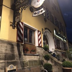 Nürnberger Hof - Der Haupteingang des Hotels liegt in der schönen Altdorfer Innenstadt. Leider habe ich nur recht spät am Abend ein Foto schießen können.