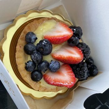 Rosetta Bakery - Fruit tart - Bakeries Near Me - Miami Beach, Florida