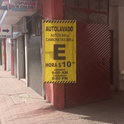 Estacionamiento y autolavado