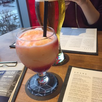 Moxies Pickering Restaurant - Canadian (New) Near Me - Pickering, Ontario