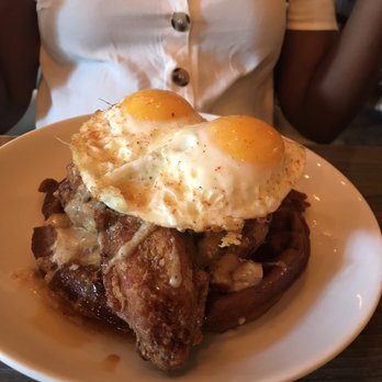 VERSA - Chicken and waffles - New American Near Me - New York, New York