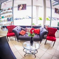 Di Lusso Salon & Spa - Waitting Area