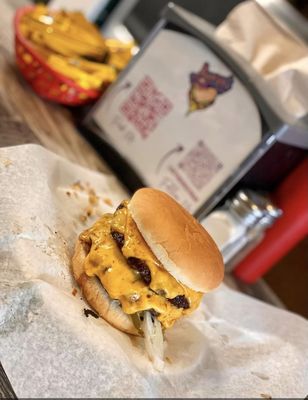 Lucy's Burger Bar by null