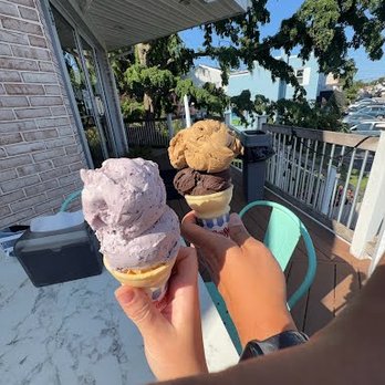 Cherry Blossom Creamery - Ice cream and outdoor seating - Ice Cream & Frozen Yogurt Near Me - Hershey, Pennsylvania