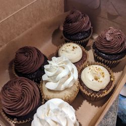 Ginger Fox - Carrot cake, chocolate, and vanilla cupcakes. All gluten free.