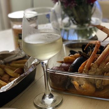 Snow Crab Juicy Seafood - 1/2 LB Black Mussels 1/2 LB Shrimp 1/2 LB Snow Crab includes 2 potatoes and 1 piece or corn - Cajun Sauce - Seafood Near Me - Indianapolis, Indiana Snow Crab Juicy Seafood - 1/2 LB Black Mussels 1/2 LB Shrimp 1/2 LB Snow Crab includes 2 potatoes and 1 piece or corn - Cajun Sauce - Seafood Near Me - Indianapolis, Indiana