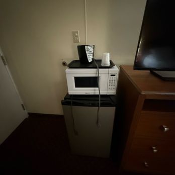 Red Carpet Inn & Suites - Refrigerator and coffee maker didn't work - Hotels Near Me - Ebensburg, Pennsylvania Red Carpet Inn & Suites - Refrigerator and coffee maker didn't work - Hotels Near Me - Ebensburg, Pennsylvania