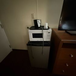 Red Carpet Inn & Suites - Refrigerator and coffee maker didn't work