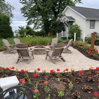 Crosswinds Grille - Fire pit - American Near Me - Geneva-on-the-Lake, Ohio