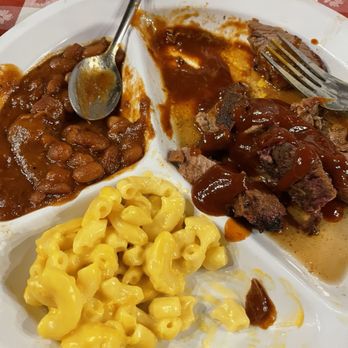 Bennett's Pit Bar-B-Que - Brisket meal with baked beans and mac - Barbeque Near Me - Pigeon Forge, Tennessee