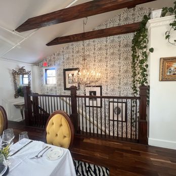 Manna Uptown - French Near Me - Centerville, Ohio
