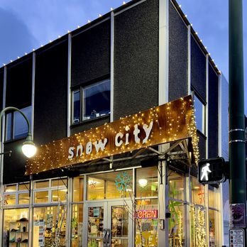 Snow City Cafe - Snow City's Cafe corner entry. - Breakfast & Brunch Near Me - Anchorage, Alaska