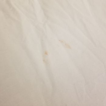 DoubleTree by Hilton - Unwashed, dirty linen with makeup stains - Hotels Near Me - Atlanta, Georgia