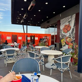 Jong Ro Chicken - Outdoor space - Chicken Wings Near Me - Henderson, Nevada