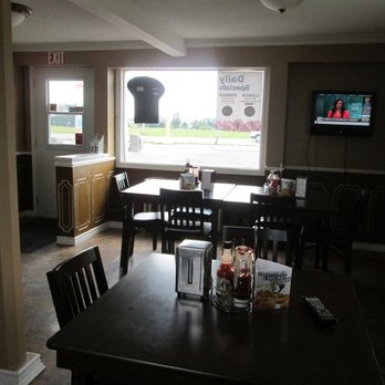 Chester's Chicken - a view of the kitchen and dining room - Halal Near Me - Smithville, Ontario