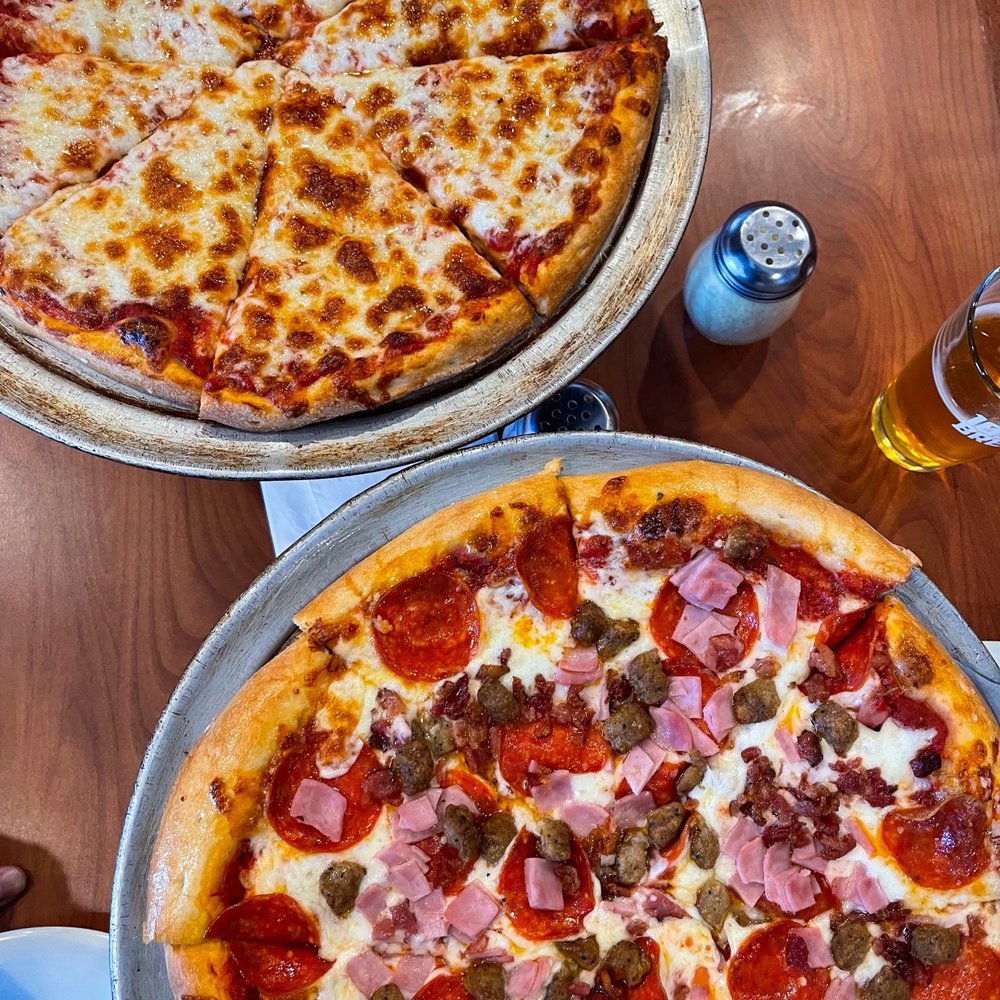 Pizza On Tap - Cheese Pizza , Meat Lovers Pizza - Pizza Near Me - Vista, California
