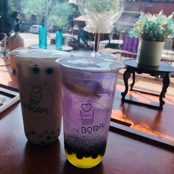 Thé Bora - two drinks on a table - Bubble Tea Near Me - Montreal, Quebec