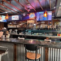 Lincoln Avenue Brewery - Bar area