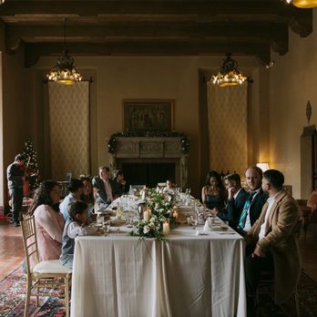 Birdy Weddings - Garland centerpiece - Wedding Planning Near Me Birdy Weddings - Garland centerpiece - Wedding Planning Near Me