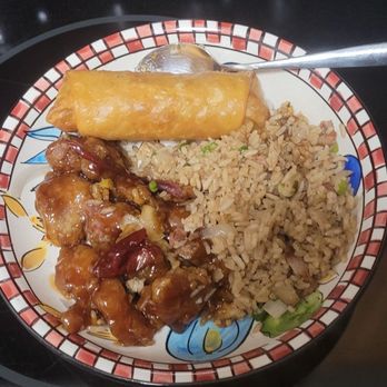 Number 1 Chinese Restaurant - General Tso combo with fried rice and an egg roll - Chinese Near Me - Virginia Beach, Virginia Number 1 Chinese Restaurant - General Tso combo with fried rice and an egg roll - Chinese Near Me - Virginia Beach, Virginia