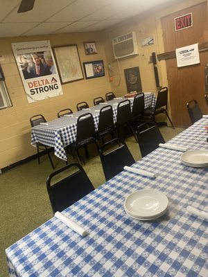 Doe's Eat Place by null