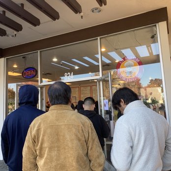 Dim Sum King - A long line outside around noon on Saturday - Dim Sum Near Me - Sunnyvale, California Dim Sum King - A long line outside around noon on Saturday - Dim Sum Near Me - Sunnyvale, California