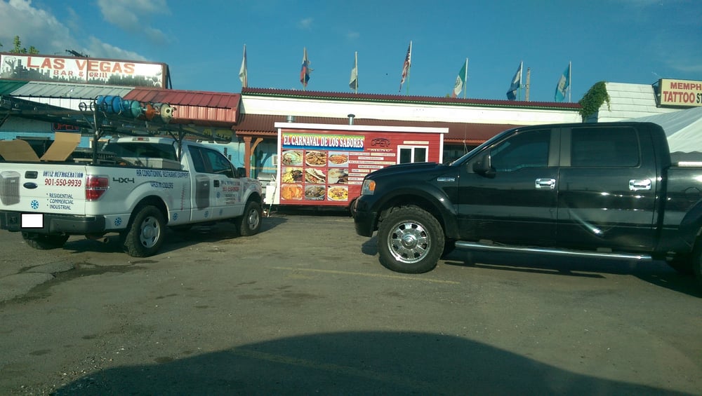 El Carnaval De Los Sabores dining area and dishes