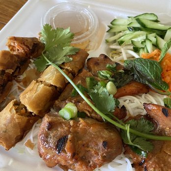 Flavor Pho - Vermicelli Bowl with Grilled Chicken and Egg Rolls - Vietnamese Near Me - Cerritos, California Flavor Pho - Vermicelli Bowl with Grilled Chicken and Egg Rolls - Vietnamese Near Me - Cerritos, California