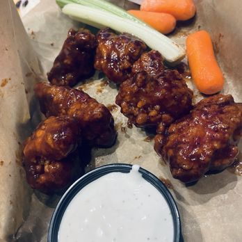 Buffalo Wild Wings - Boneless Wings - American Near Me - College Point, New York