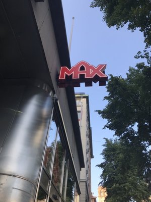 Max Burgers by null