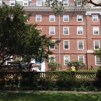 Lowell House - Landmarks & Historical Buildings Near Me - Cambridge, Massachusetts