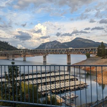 Huff's at Bridge Bay - Perfect night - Chicken Wings Near Me - Redding, California