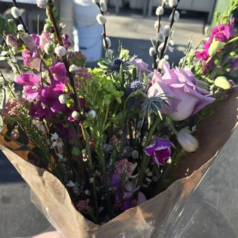 Flowers 'a La Carte - Florists Near Me - San Diego, California