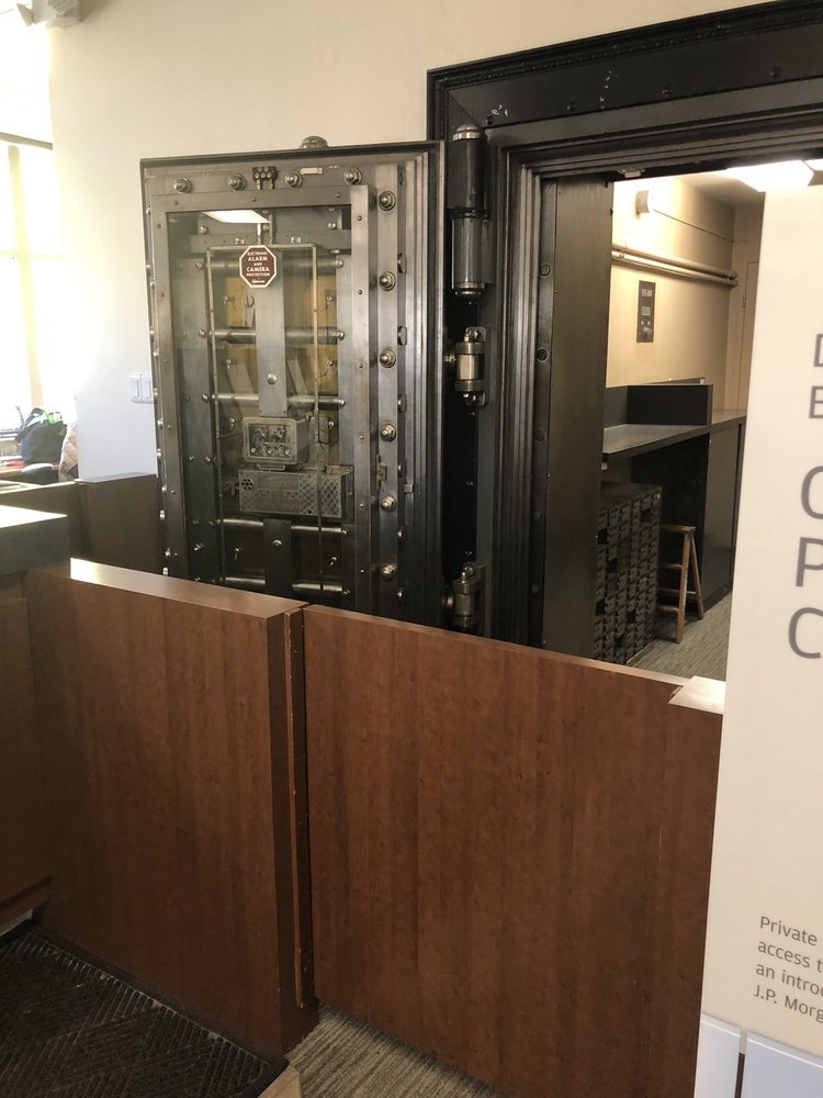 CHASE BANK Updated July 2024 4056 E Main St, Hilliard, Ohio Banks