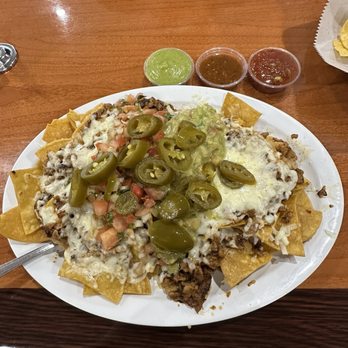 El Balcon Taqueria - Super nachos - Mexican Near Me - Sacramento, California
