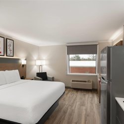 La Quinta by Wyndham Jackson - Guest room