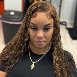 Shyalies Beauty Salon - Wig